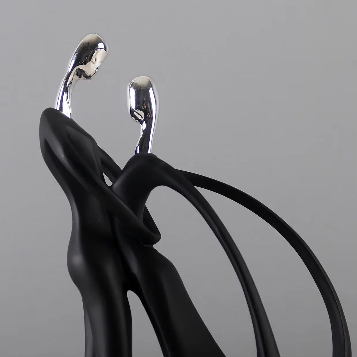 Nordic Art Dancing Couple Resin Figure Ornaments Figurines Home Decoration Accessories for Living Room Ornaments for Home Decor