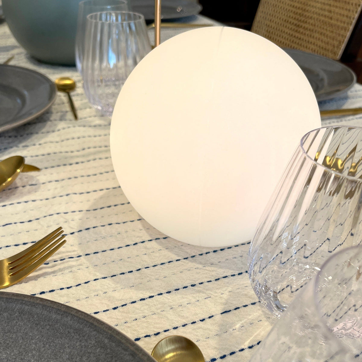 Moon Cordless LED Dimmable Table Lamp