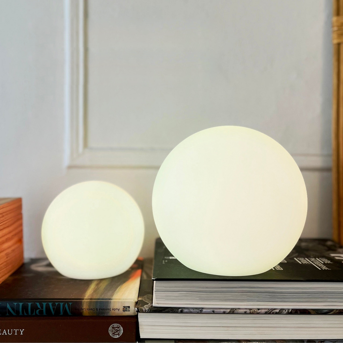Moon Cordless LED Dimmable Table Lamp