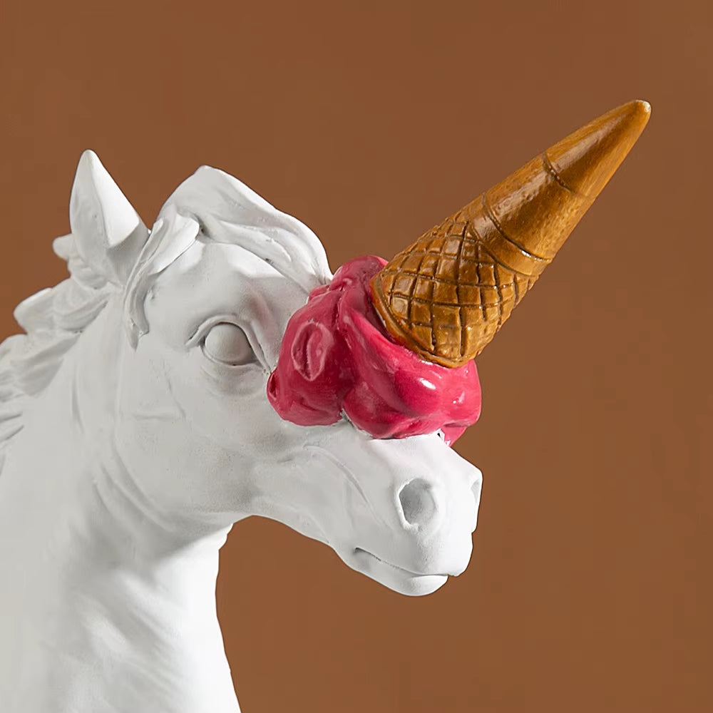 European Modern Decoration Ice Cream Smashing Horse Head Sculpture Resin Animal Statue Figurine Home Desktop Decor